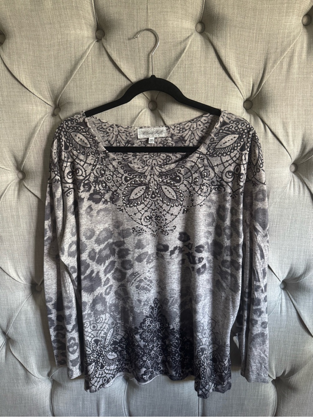 “Closet Full” Gray Printed Long Sleeve Scoop Neck Tunic